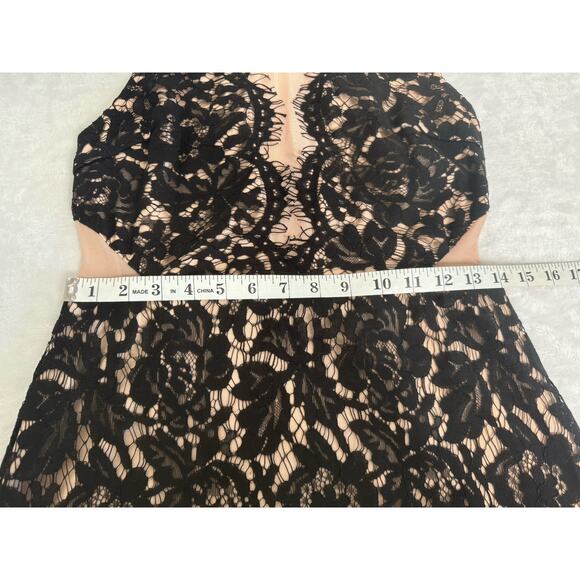 ASTR The Label Lace and Mesh Bodycon Dress in Black Size L - Picture 9 of 9